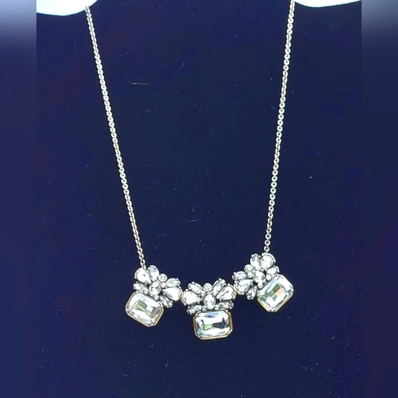 Banana Republic Necklace with trio of Rhinestone showpieces set in gold - Picture 6 of 6